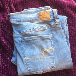 AMERICAN EAGLE JEANS